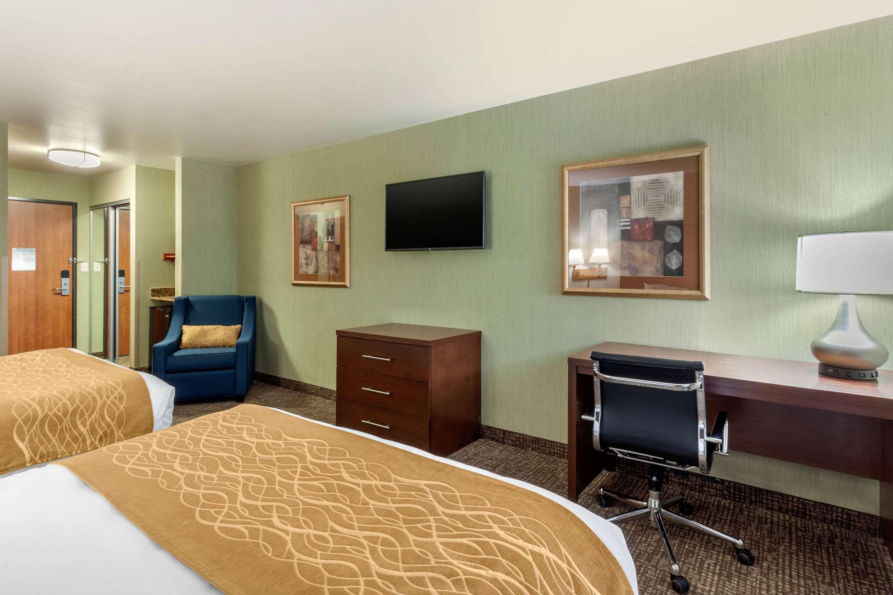 Comfort Inn & Suites Mitchell I-90 Екстер'єр фото
