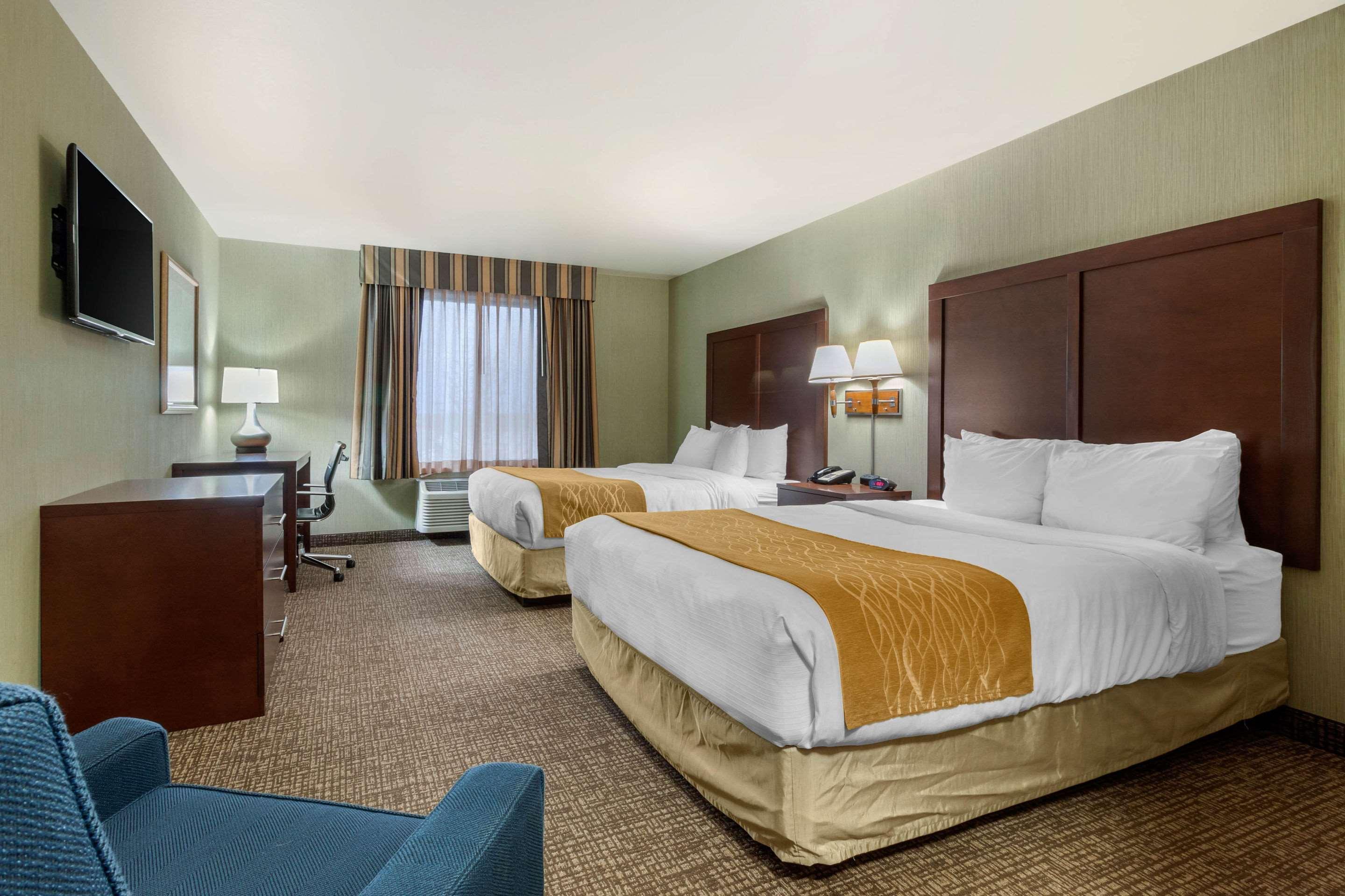 Comfort Inn & Suites Mitchell I-90 Екстер'єр фото