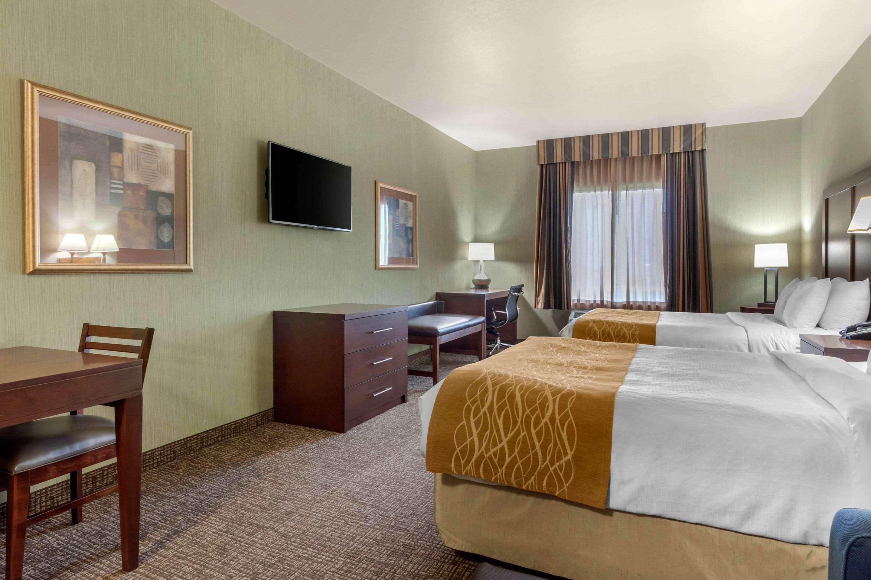 Comfort Inn & Suites Mitchell I-90 Екстер'єр фото