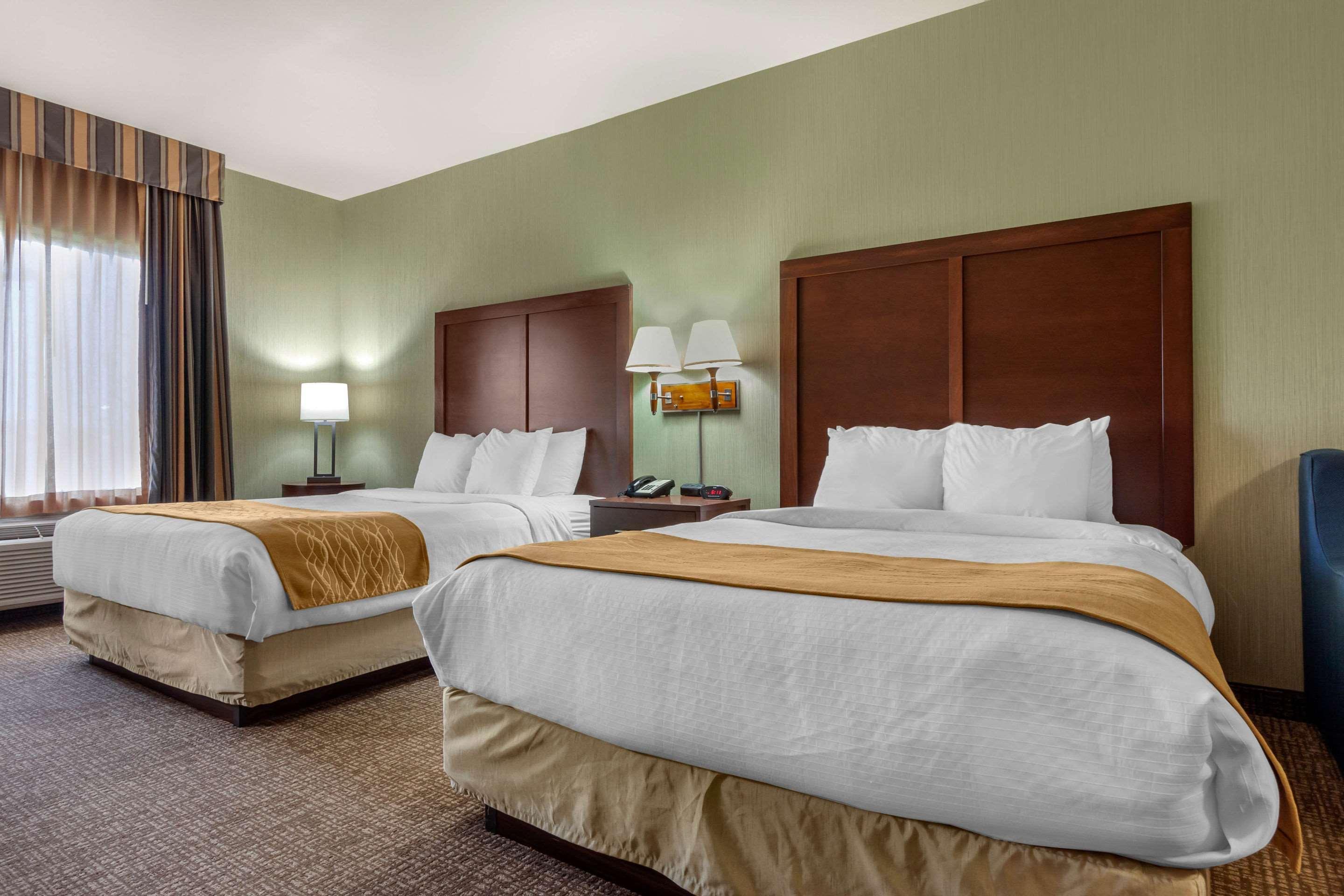 Comfort Inn & Suites Mitchell I-90 Екстер'єр фото