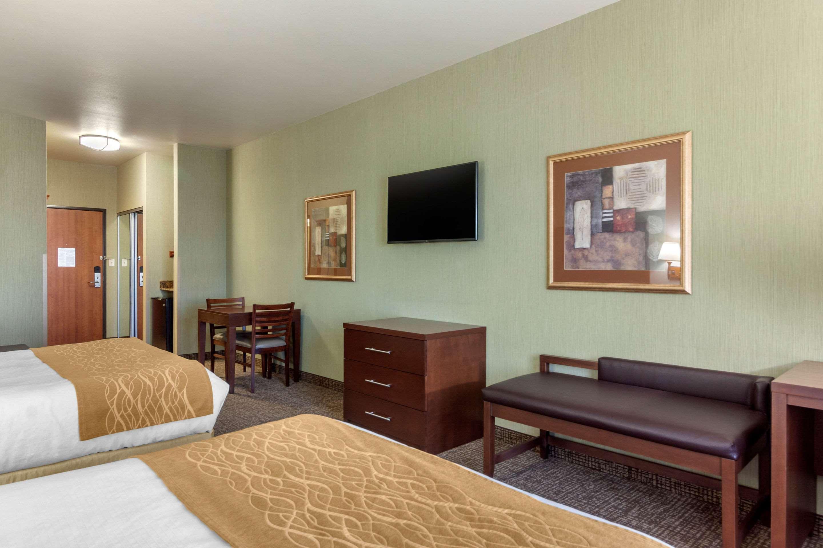 Comfort Inn & Suites Mitchell I-90 Екстер'єр фото