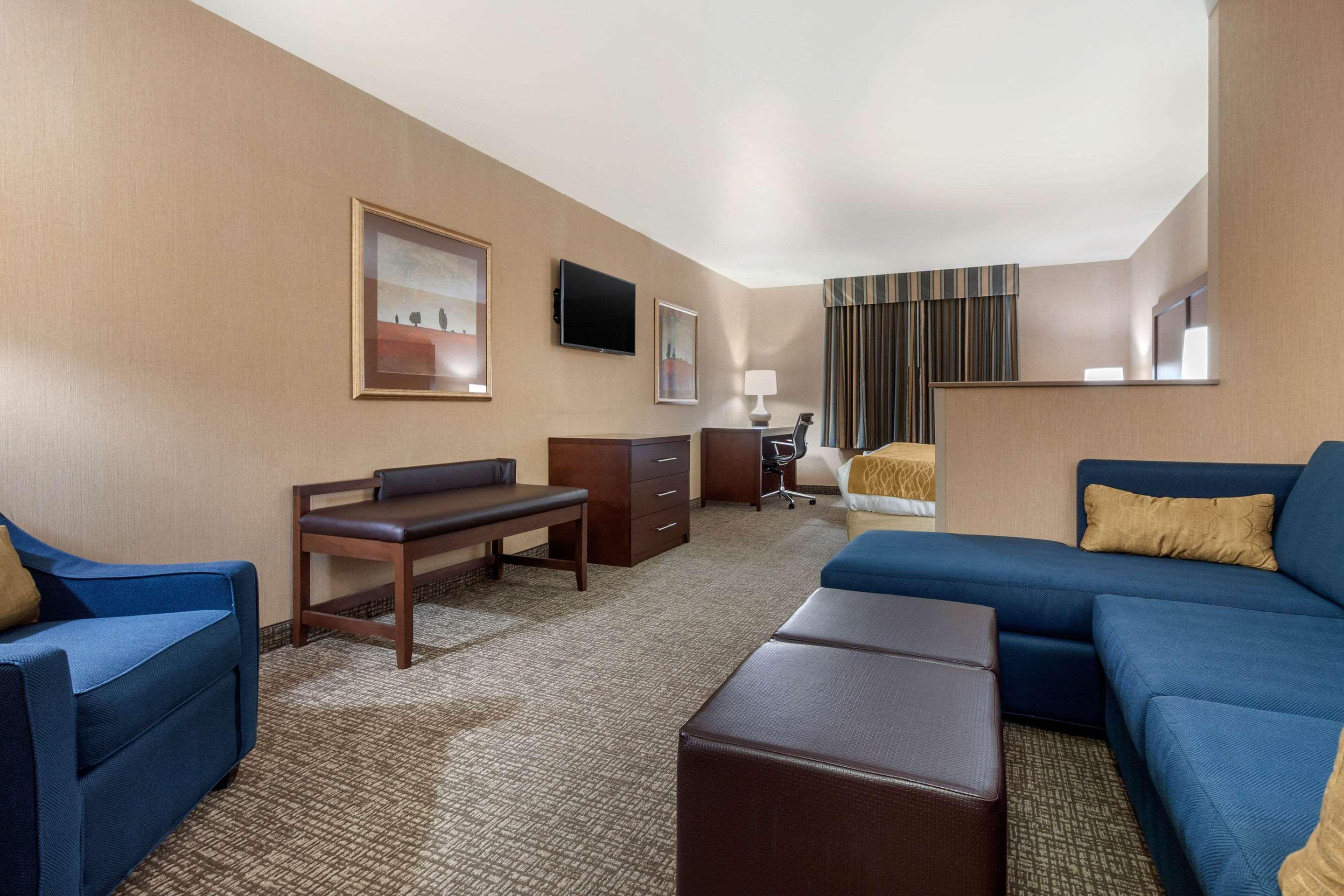 Comfort Inn & Suites Mitchell I-90 Екстер'єр фото