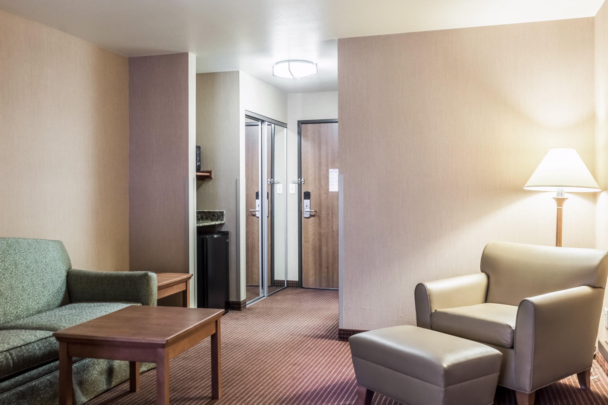 Comfort Inn & Suites Mitchell I-90 Екстер'єр фото