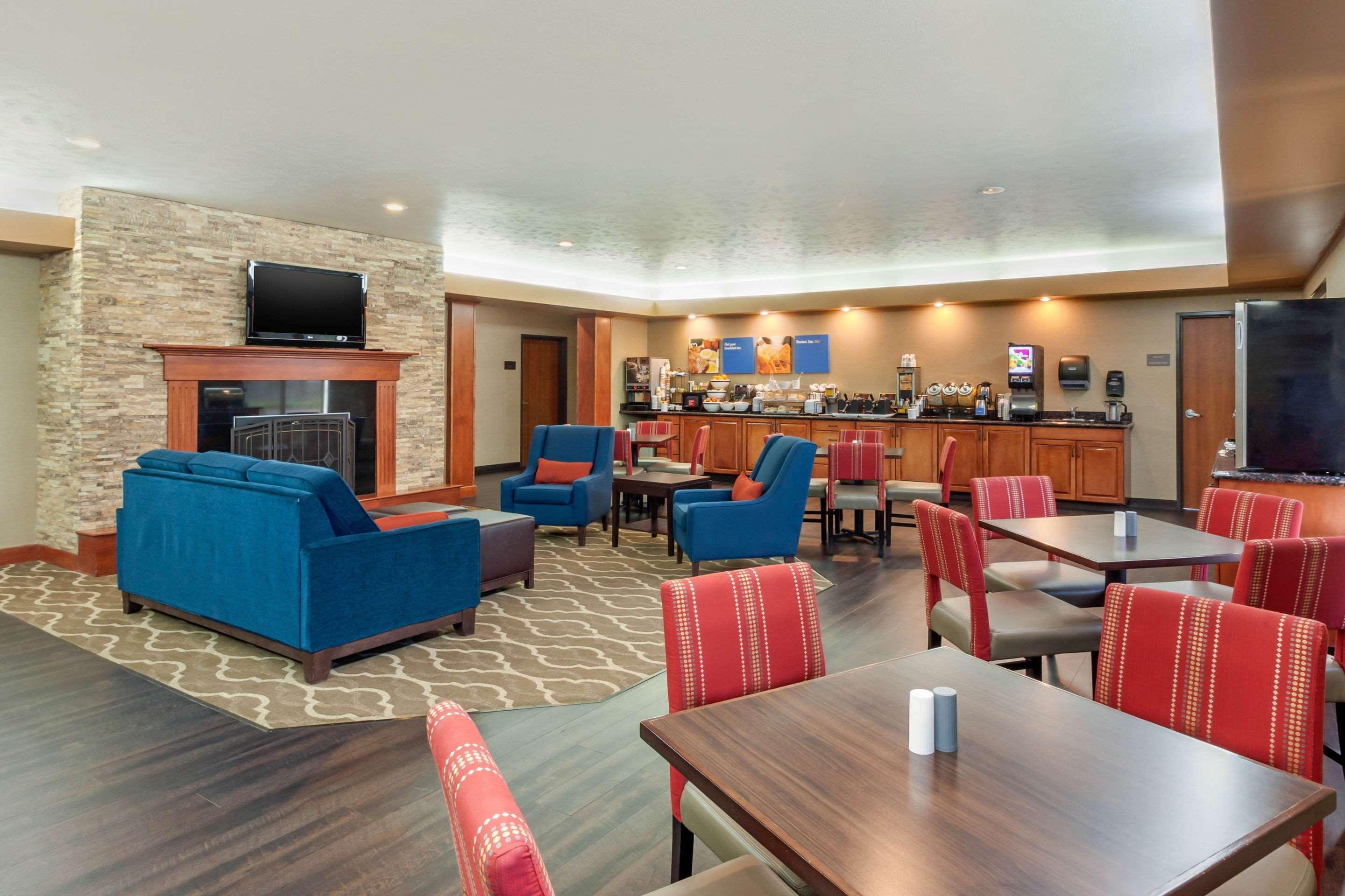 Comfort Inn & Suites Mitchell I-90 Екстер'єр фото