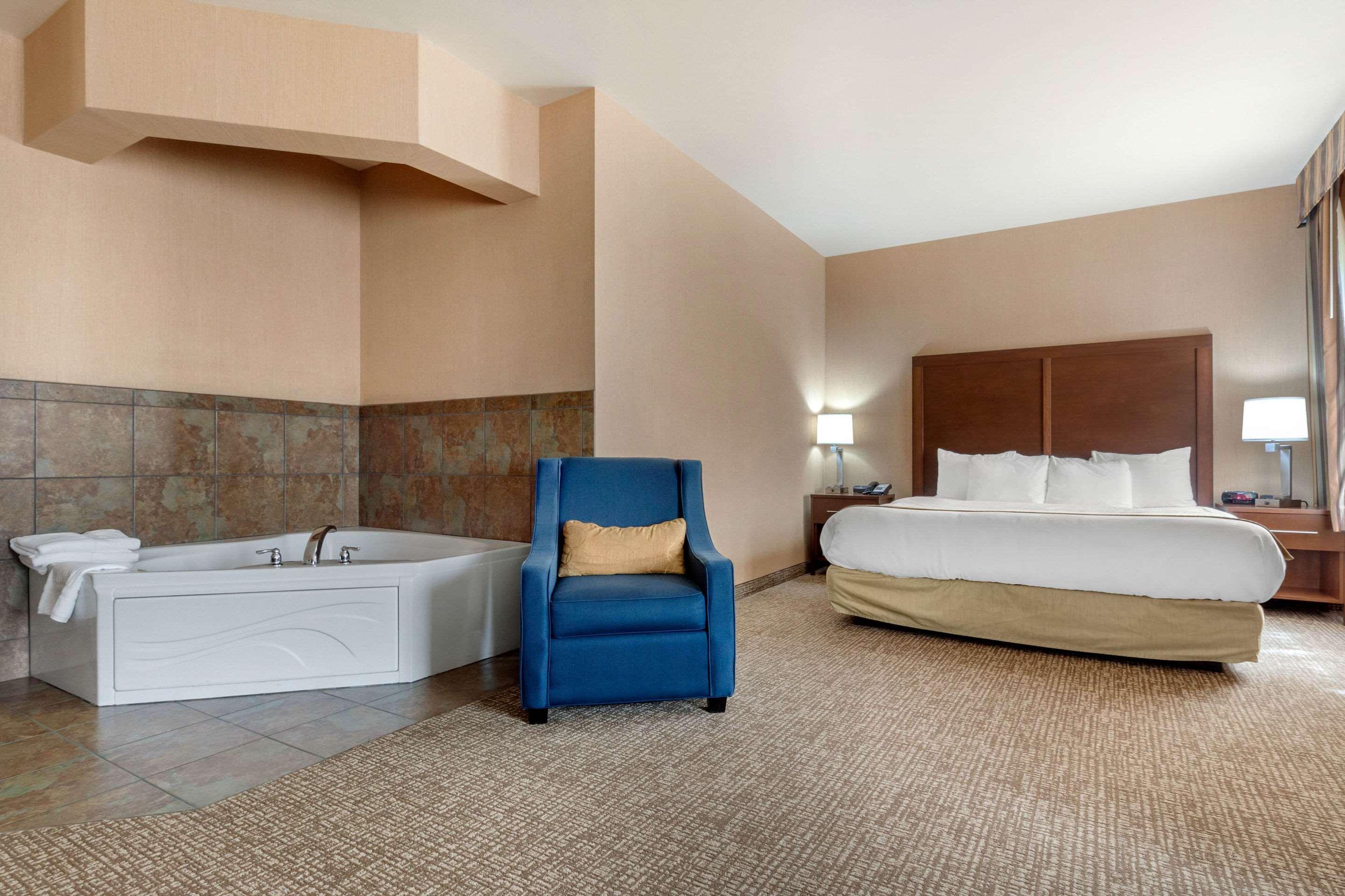 Comfort Inn & Suites Mitchell I-90 Екстер'єр фото