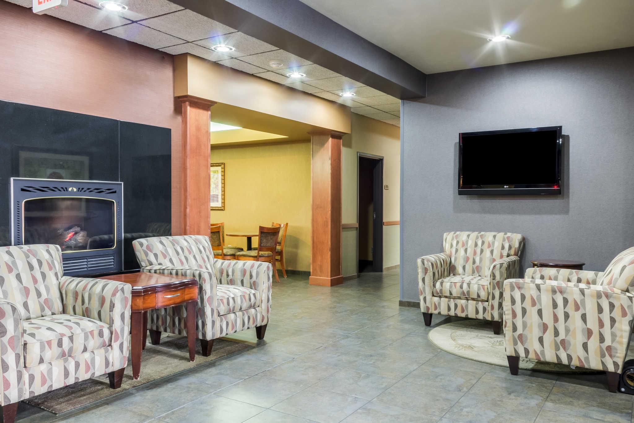 Comfort Inn & Suites Mitchell I-90 Екстер'єр фото