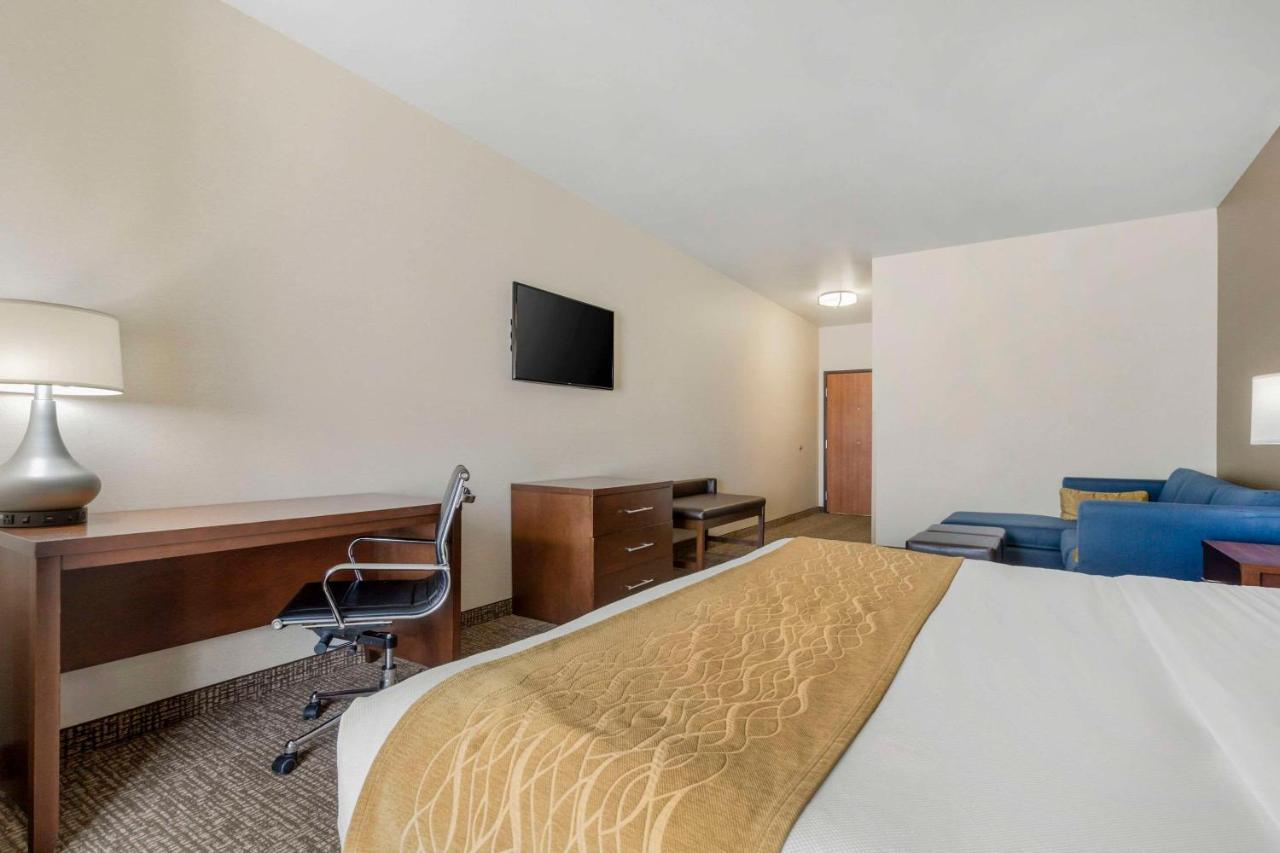 Comfort Inn & Suites Mitchell I-90 Екстер'єр фото