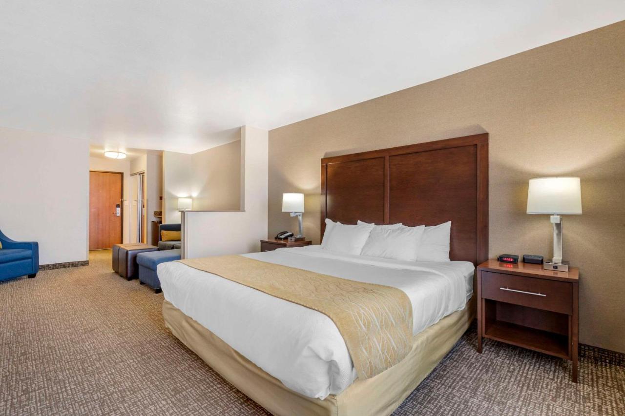 Comfort Inn & Suites Mitchell I-90 Екстер'єр фото