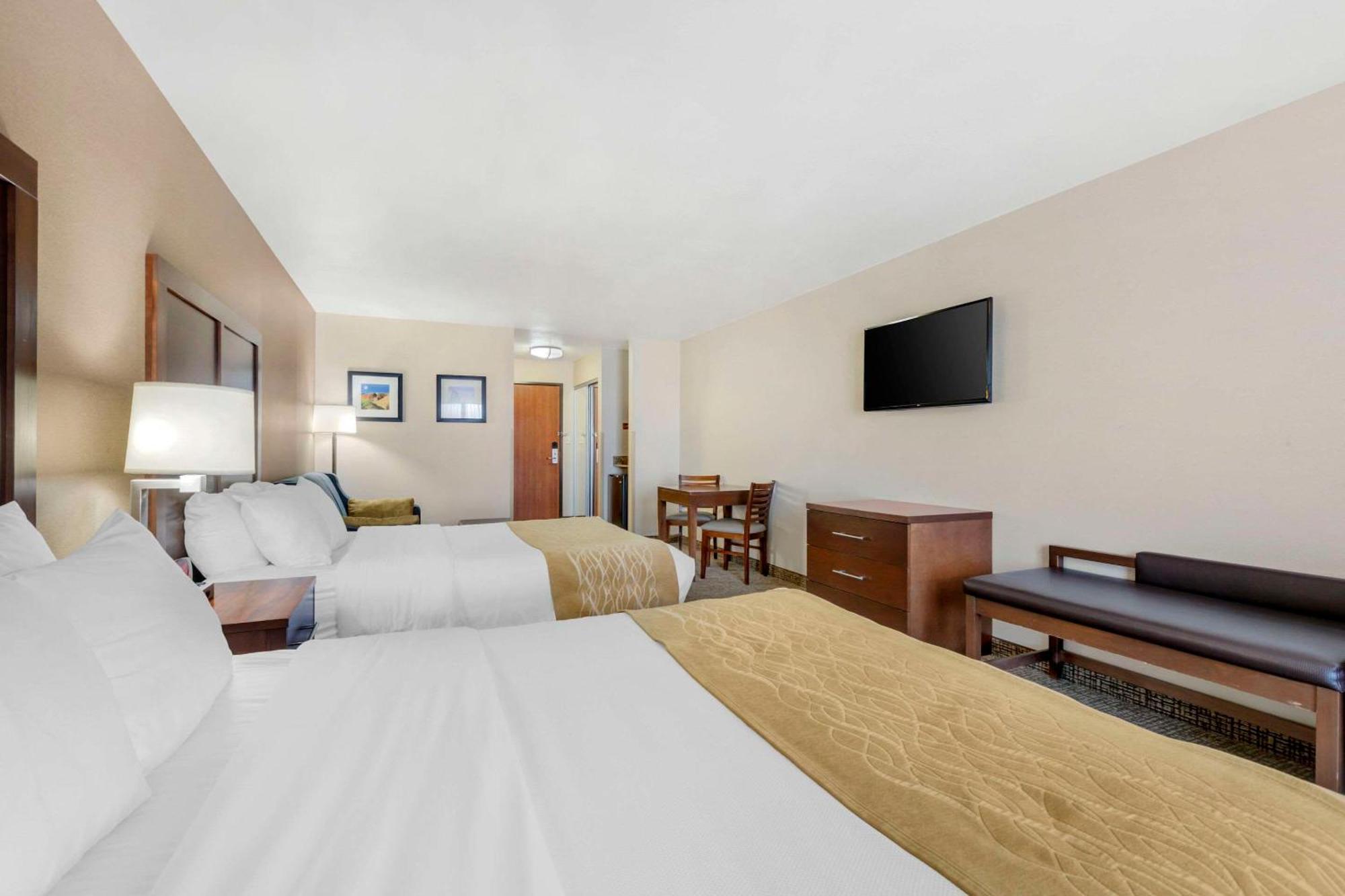Comfort Inn & Suites Mitchell I-90 Екстер'єр фото