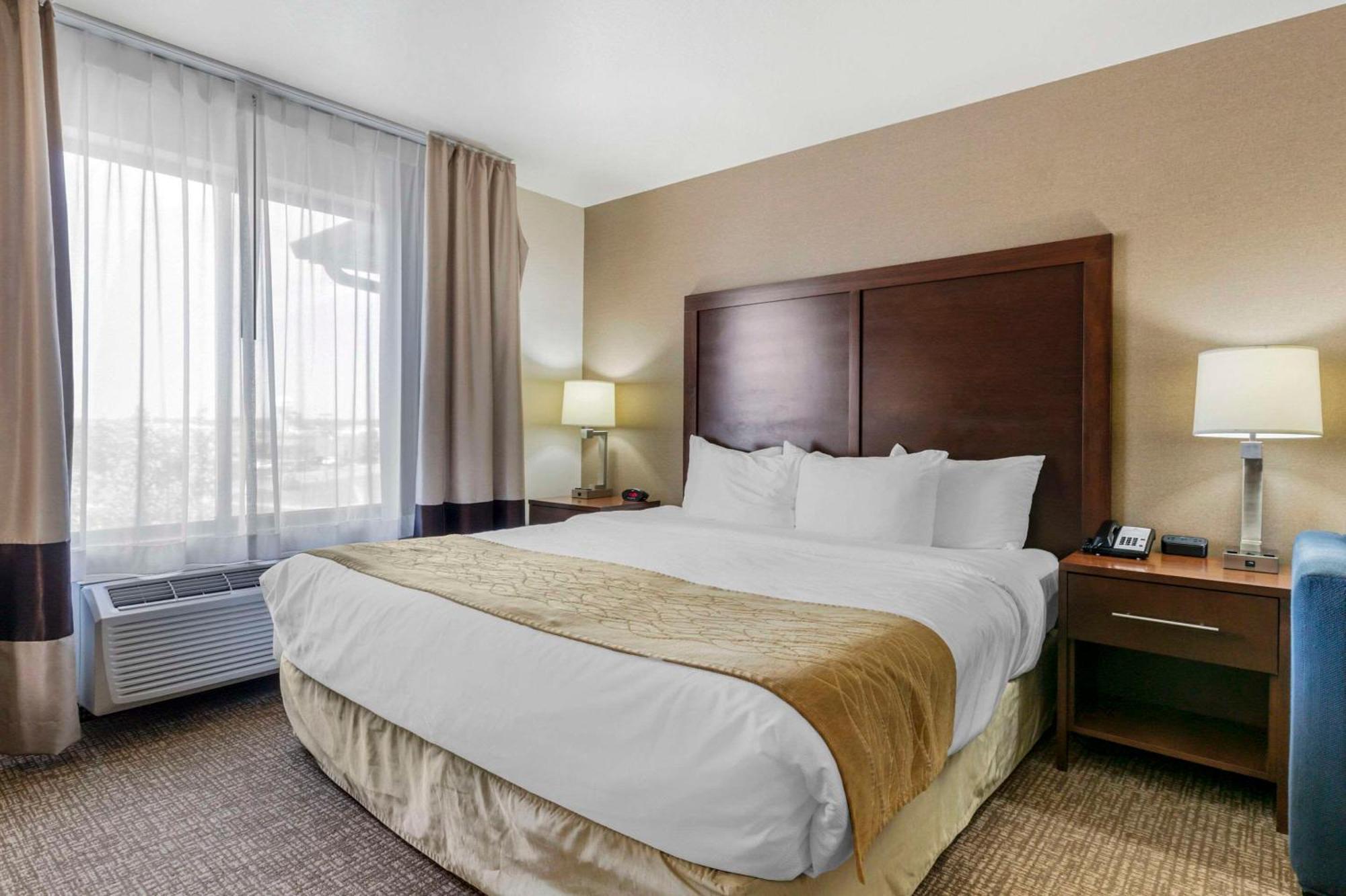 Comfort Inn & Suites Mitchell I-90 Екстер'єр фото